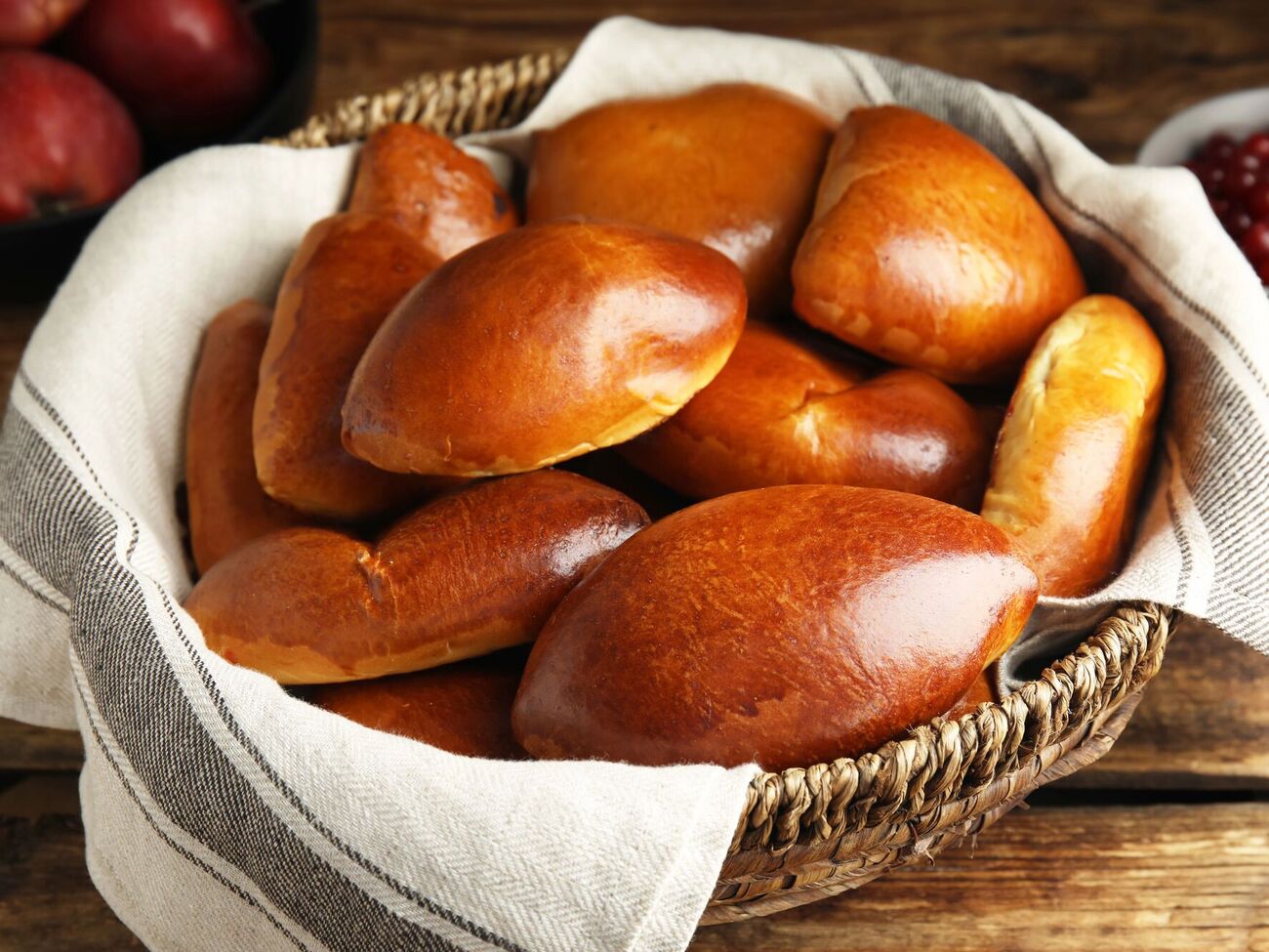 У тісто потрібно покласти 100 г розтопленого смальцю