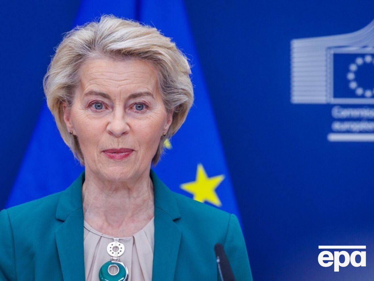Фон дер Ляйен заверила, что ЕС пока не будет использовать "инструмент против принуждения"