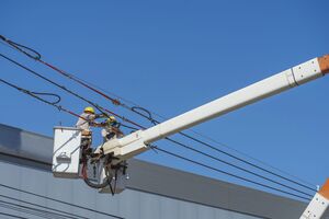 Компанія ДТЕК налагодила енергопостачання у Дніпропетровській і Донецькій областях