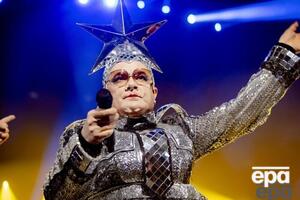 Сердючка на концерте исполнила песню Russia Good Bye