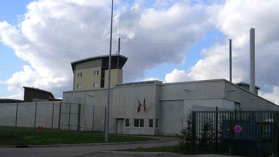 Заключенному сбежать помог сокамерник
