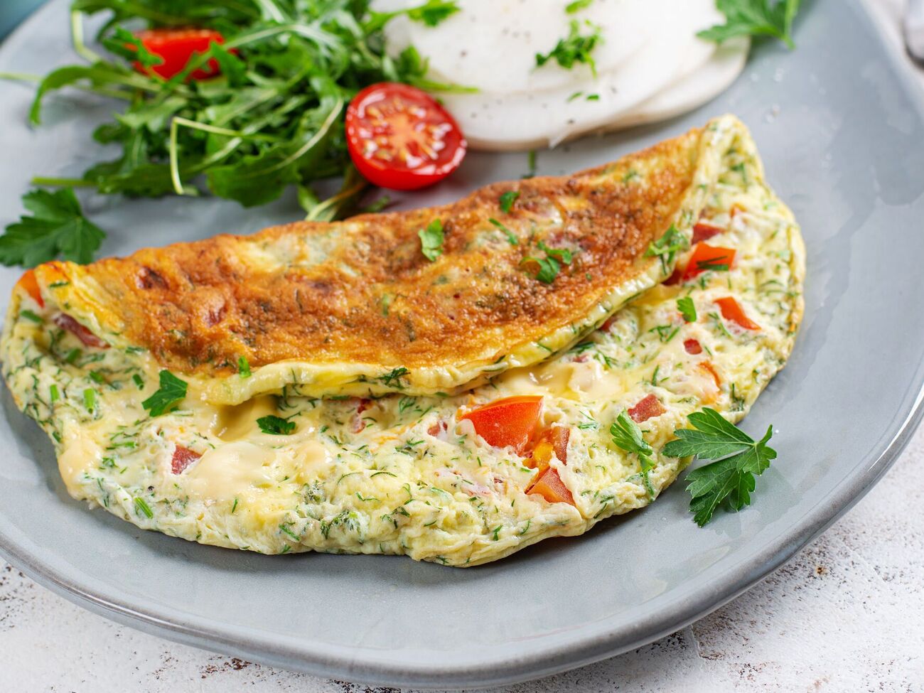 Для омлета понадобятся два шампиньона