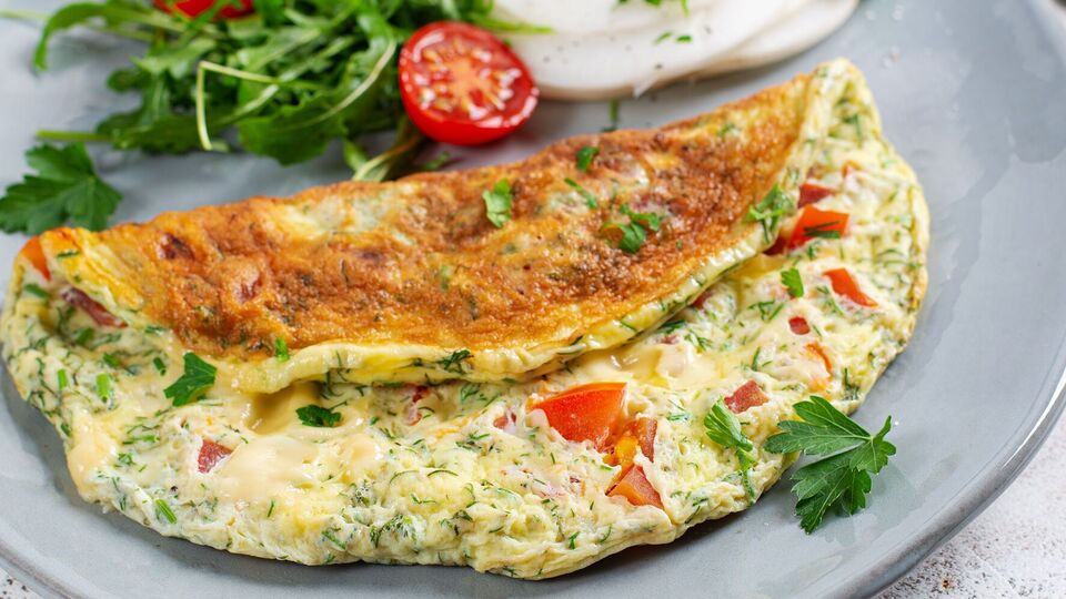 Для омлета понадобятся два шампиньона