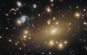 Телескоп снял интересное для ученых скопление галактик