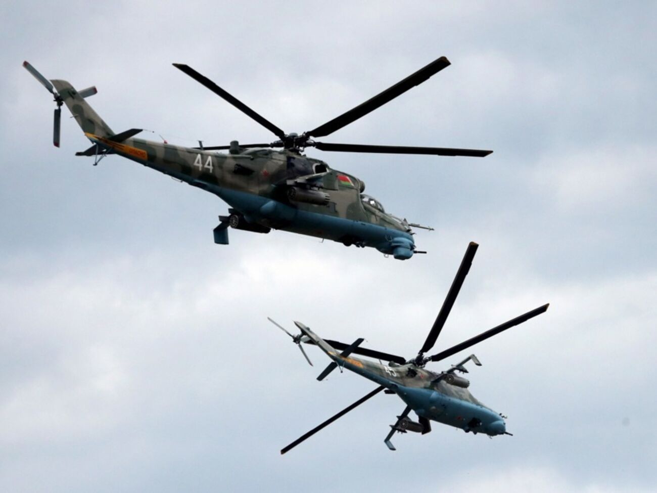 Российский дрон перехватил Ми-24