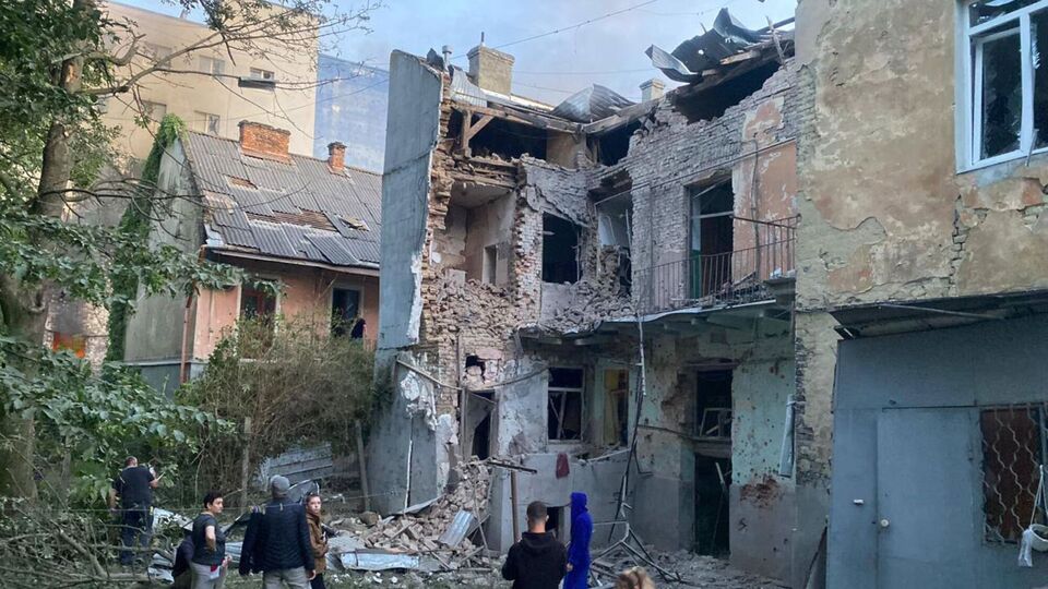 В целом российская атака повредила 46 домов во Львове