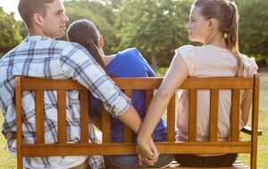 Чоловіки в мережі запевнили блогерку, що в них найвродливіші дружини