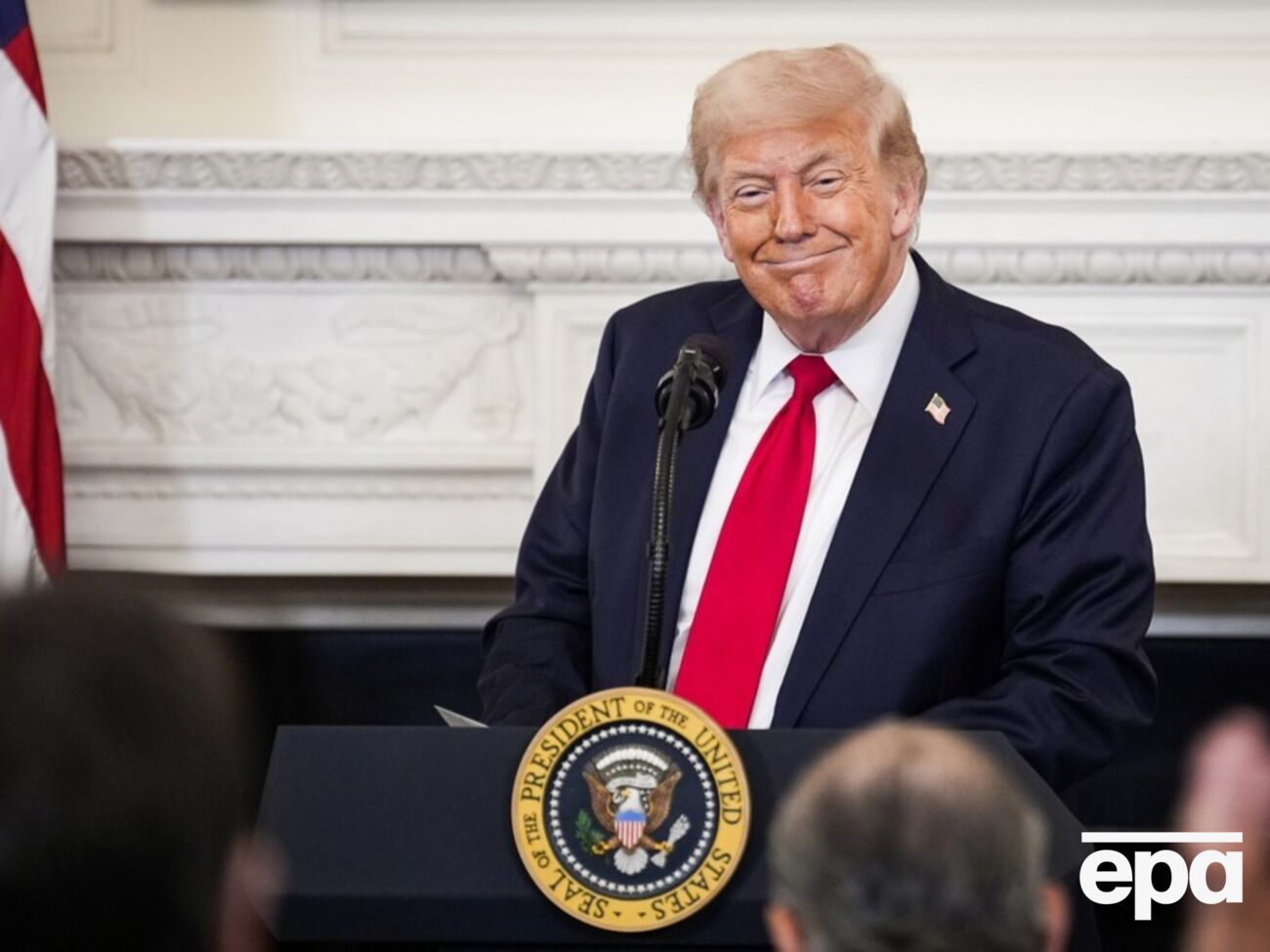 Трамп заявил, что введет пошлины для РФ