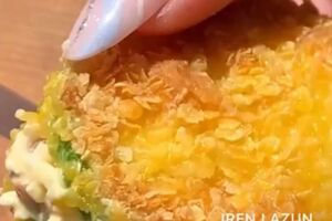 Хрустящий кабачок великолепно сочетается с сырной намазкой