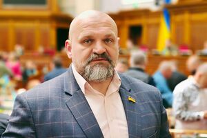 От первого брака у Вирастюка есть сын Адам