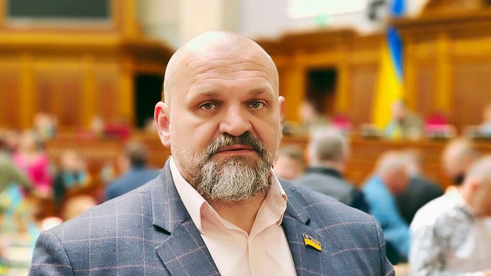 От первого брака у Вирастюка есть сын Адам