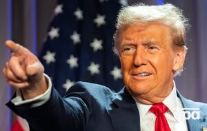 Трамп считает, что после ударов россияне "почувствуют боль" и это будет побуждать их к переговорам, пишет FT