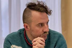 Клопотенко зазначив, що говорити українською йому сказав батько