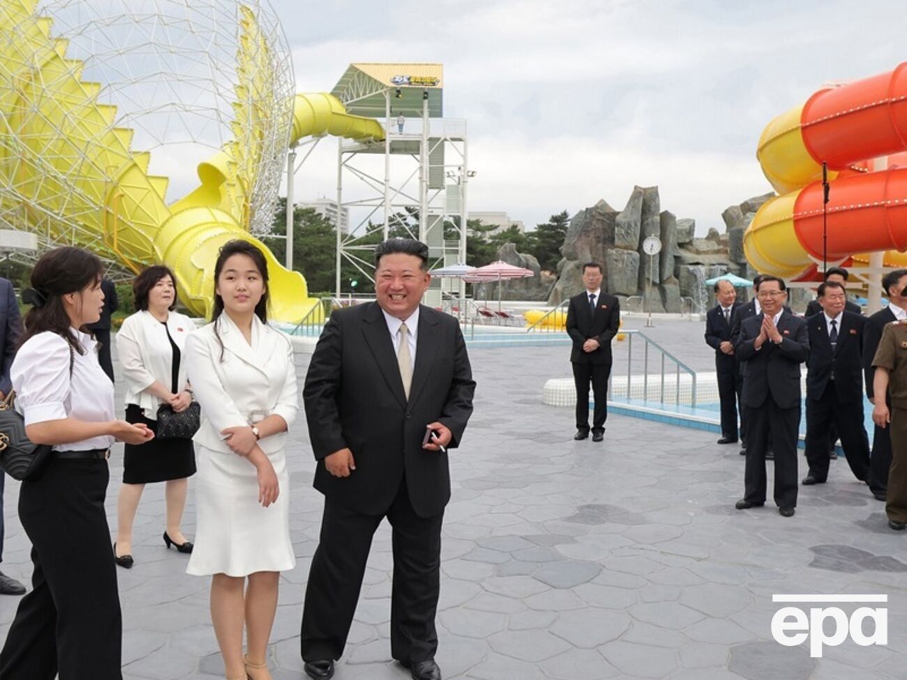 Курорт Вонсан-Кальма открыли в июне. На открытии присутствовал лидер КНДР Ким Чен Ын