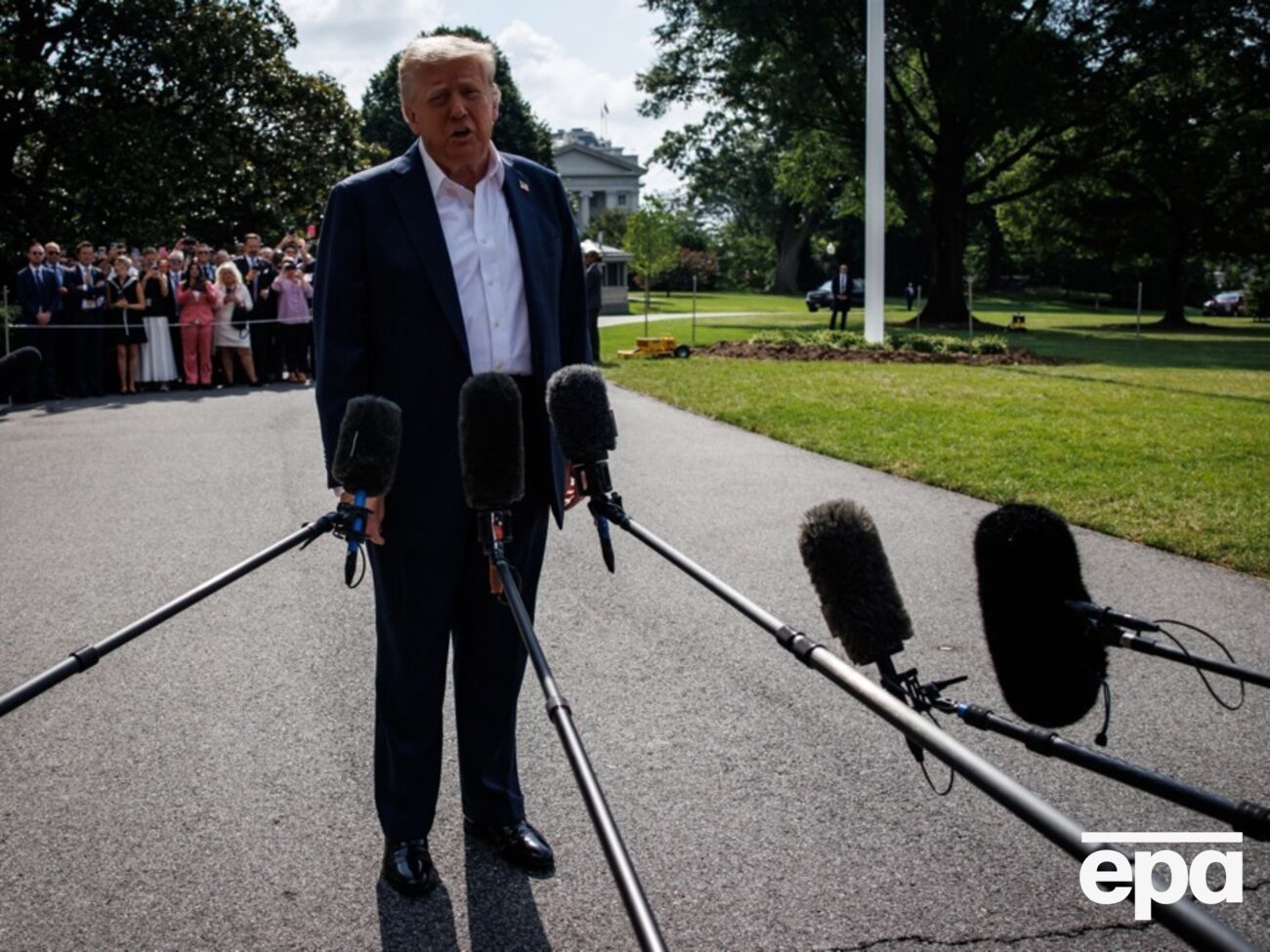 Трамп заявив, що він на боці людства