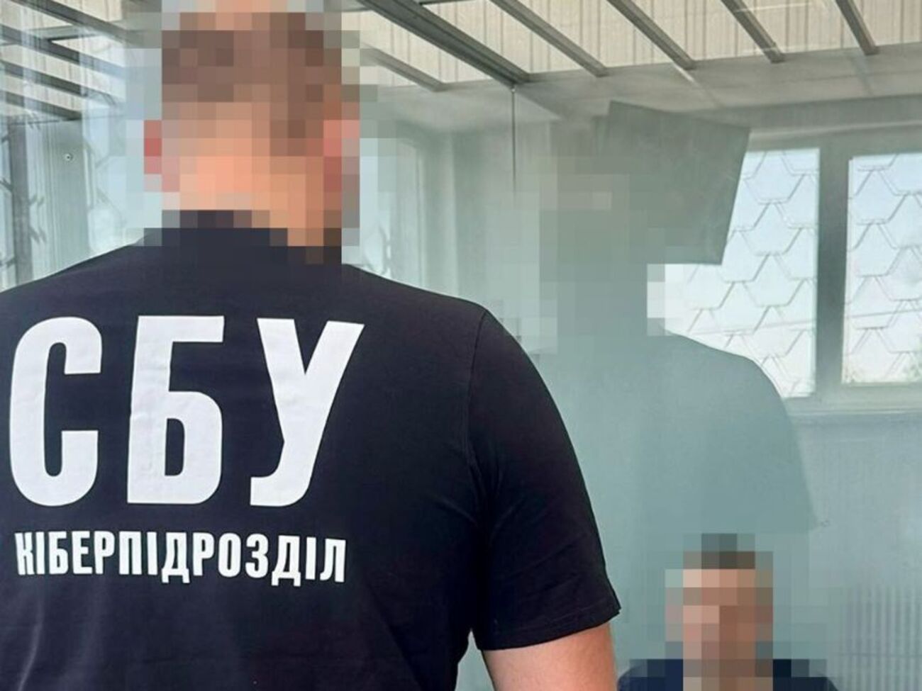 Фигурант сливал данные о ВСУ однокурснику в РФ, говорят правоохранители