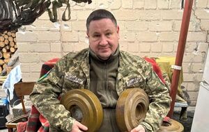 Гельманіс регулярно возить допомогу в Україну