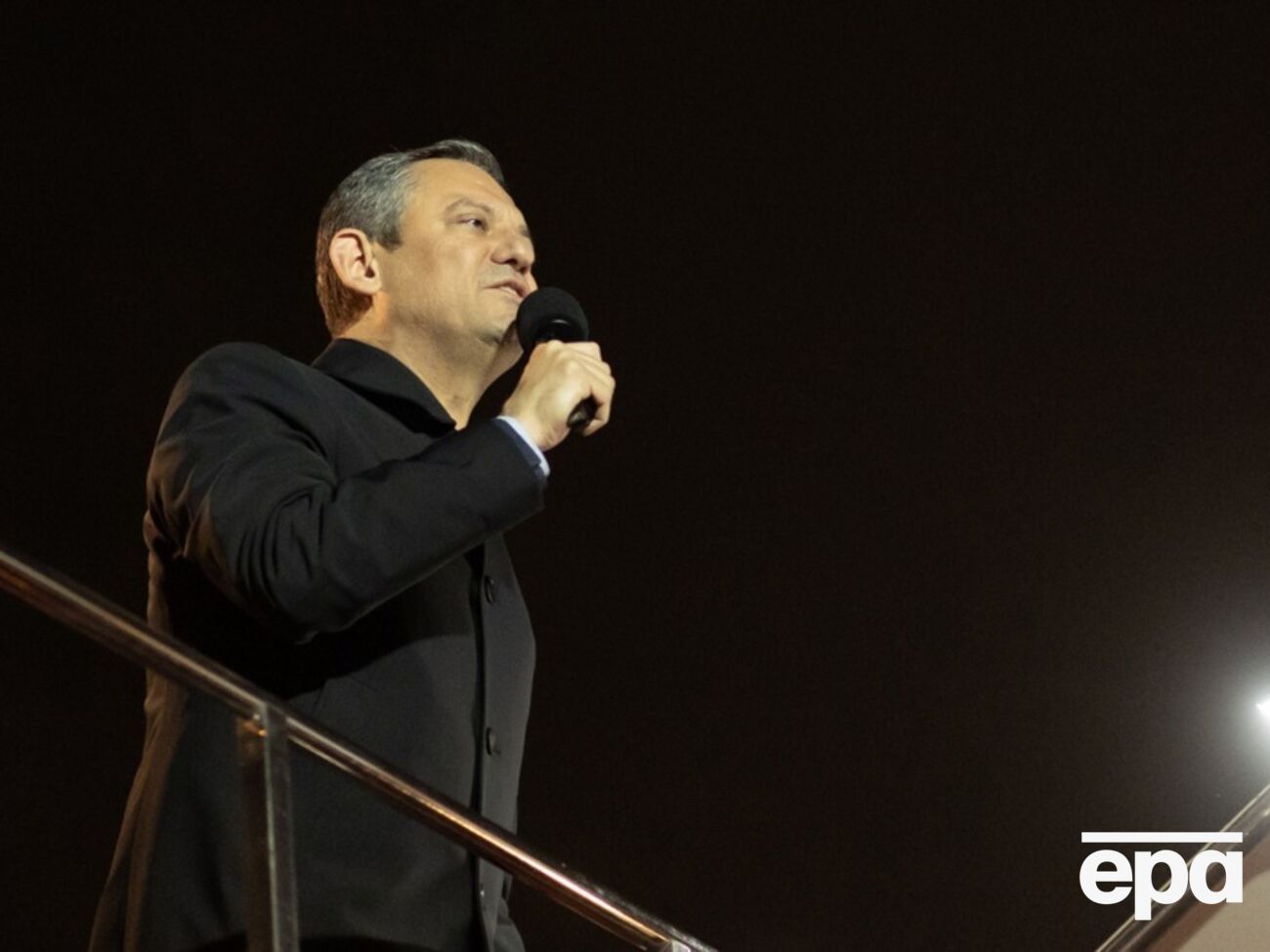 Политика приговорили к одному году и восьми месяцам тюремного заключения