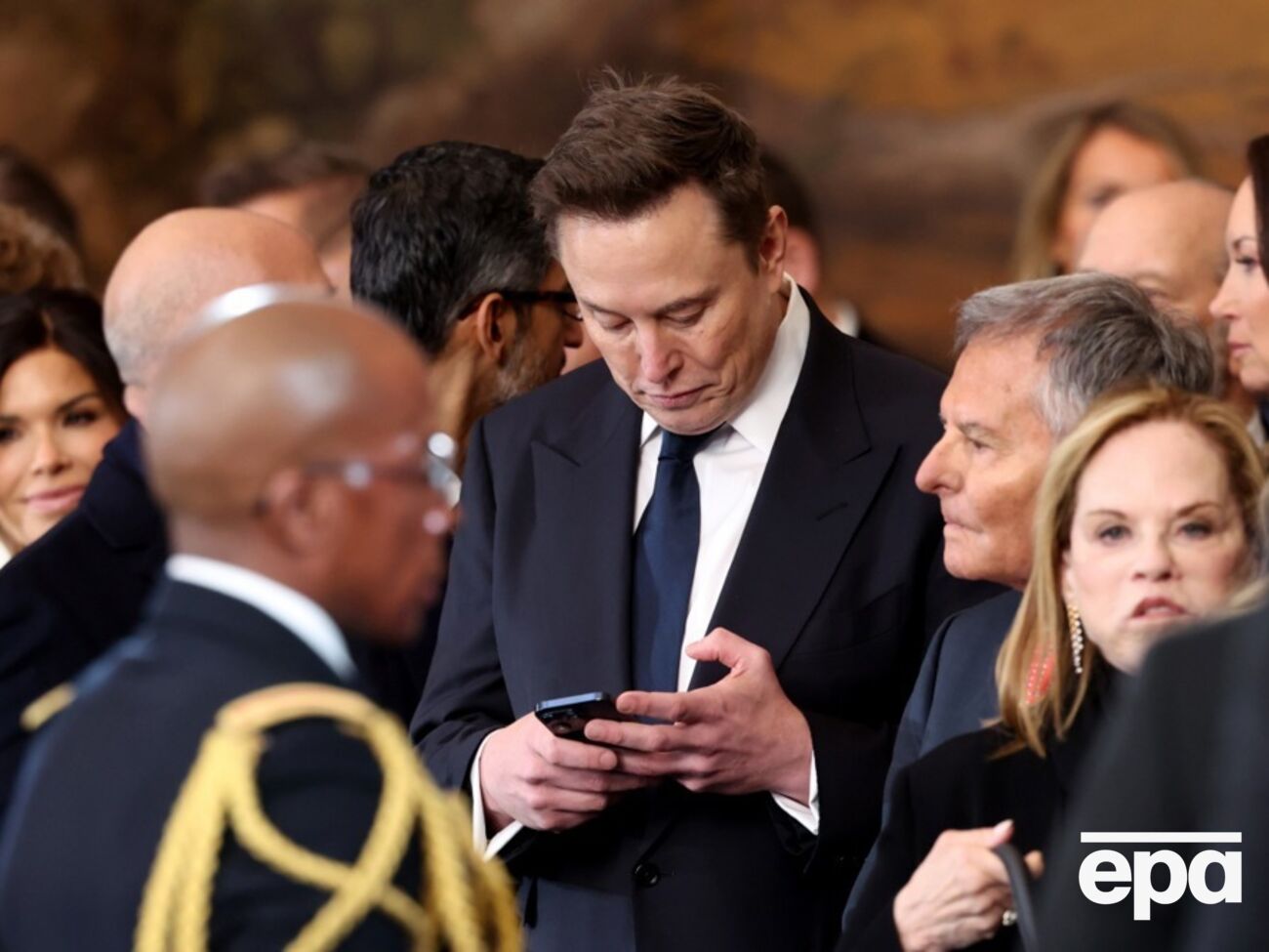 Маск не на связи с тех пор, как поссорился с Трампом – Джонсон