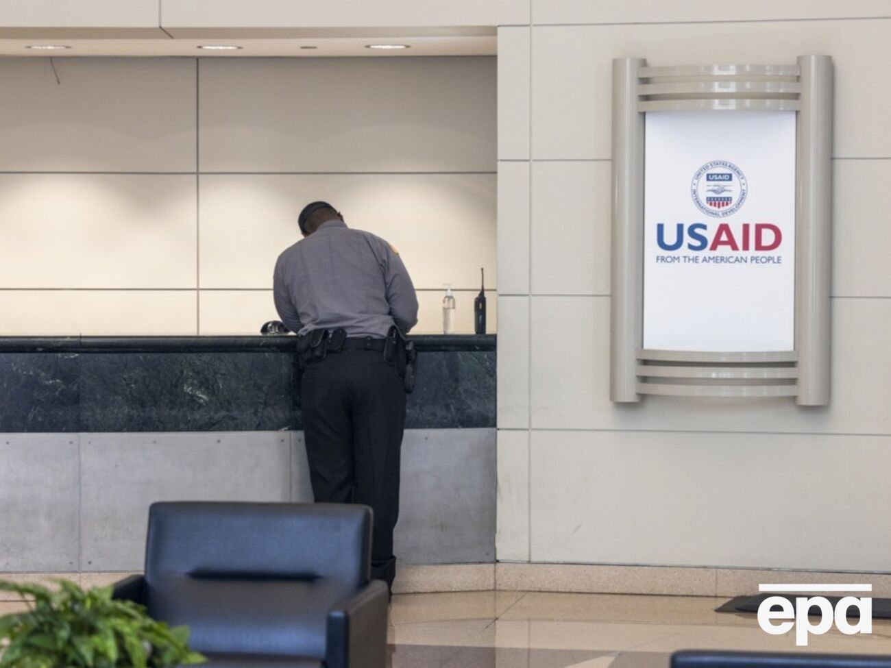 Співробітники USAID не змогли своєчасно надіслати продукти за призначенням