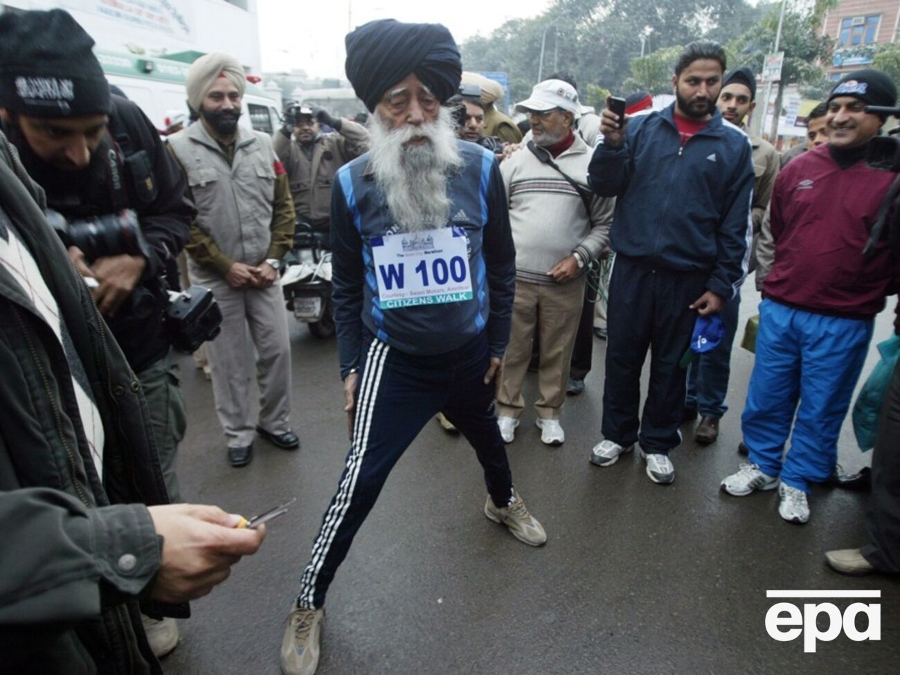 Сингх стал самым старым человеком, пробежавшим полный марафон в возрасте 100 лет