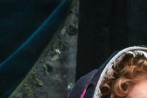 Роговцева на 88-летие вышла на сцену в спектакле "Похоже на счастье"