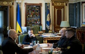 Сегодня Зеленский провел совещание со Шмыгалем, Умеровым и Сметаниным, обсуждали производство оружия