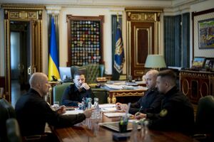 Сегодня Зеленский провел совещание со Шмыгалем, Умеровым и Сметаниным, обсуждали производство оружия