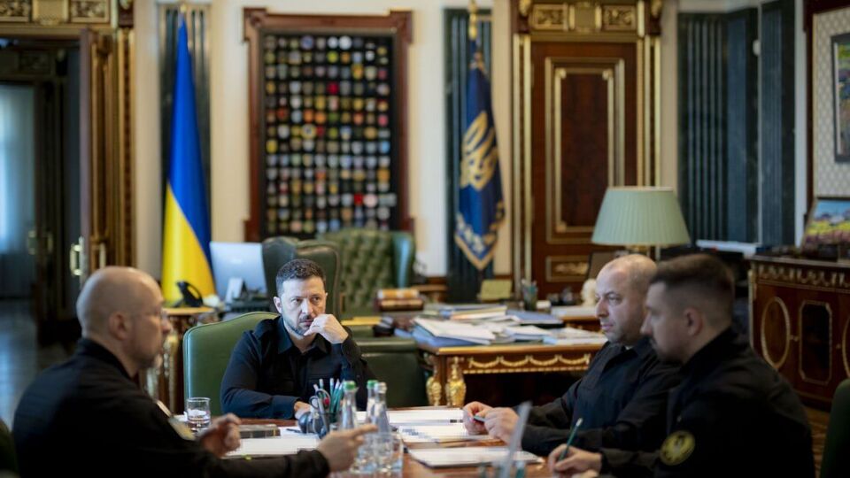 Сегодня Зеленский провел совещание со Шмыгалем, Умеровым и Сметаниным, обсуждали производство оружия