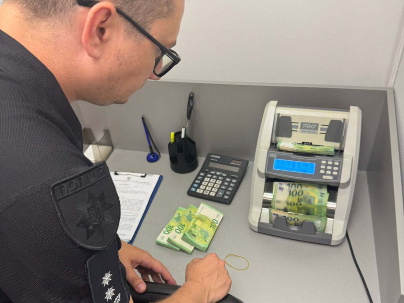 За день в Україні провели 40 обшуків у справі про ліки, пишуть у Нацполіції