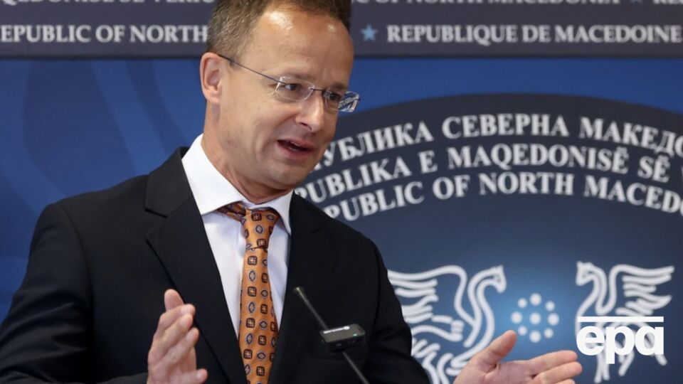 У своєму зверненні Сійярто розкритикував мобілізацію в Україні й заявив, що у країні триває "полювання на людей"