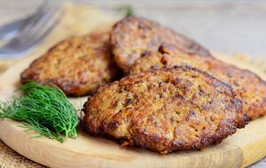 Рис делает печеночные котлеты вкусными и рыхлыми