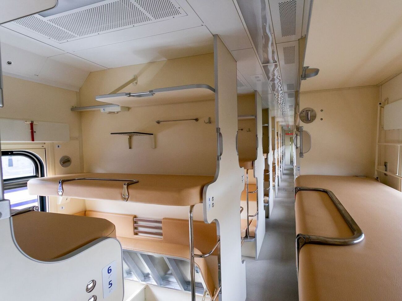 В "Укрзалізниці" отметили, что не справляются со спросом, который резко вырос после начала полномасштабного вторжения