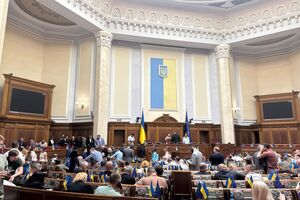 За кандидатуру Шмыгаля как министра обороны проголосовало 267 нардепов, за Сибигу в качестве главы МИД – 271