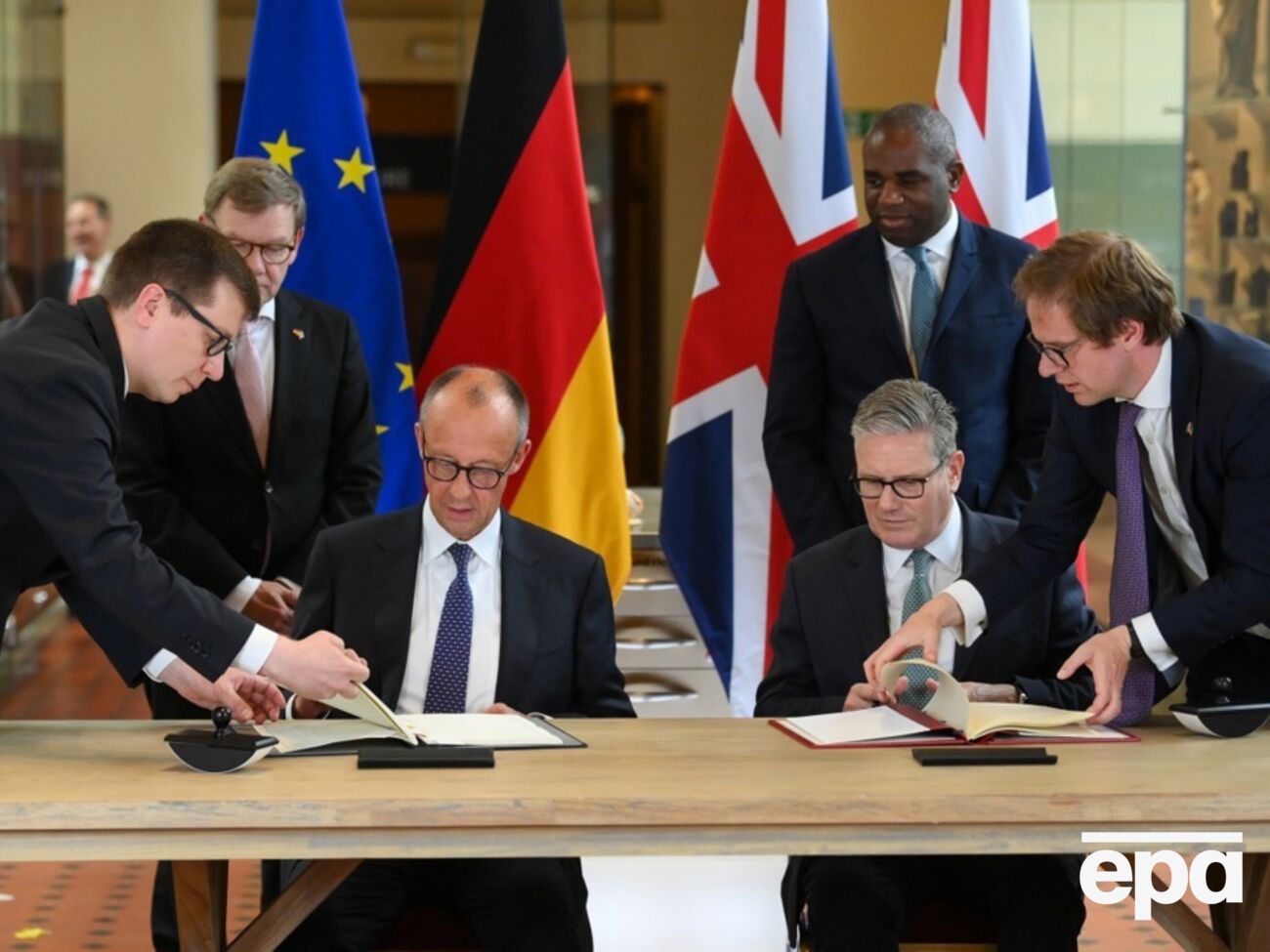 Стороны называют подписанное соглашение "историческим"