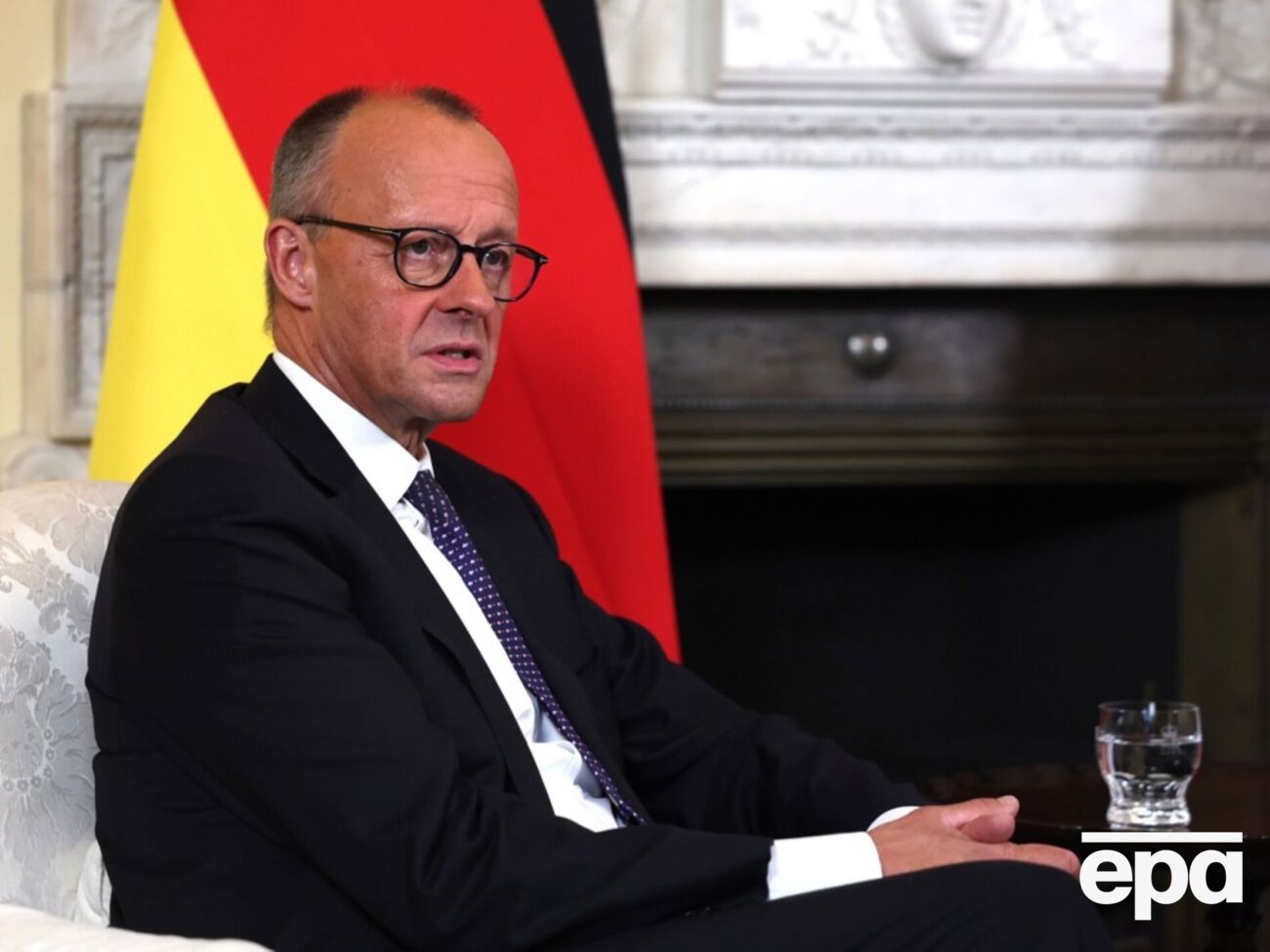 Транспортировка и установка систем займет "не часы, а дни, возможно, недели", считает Мерц