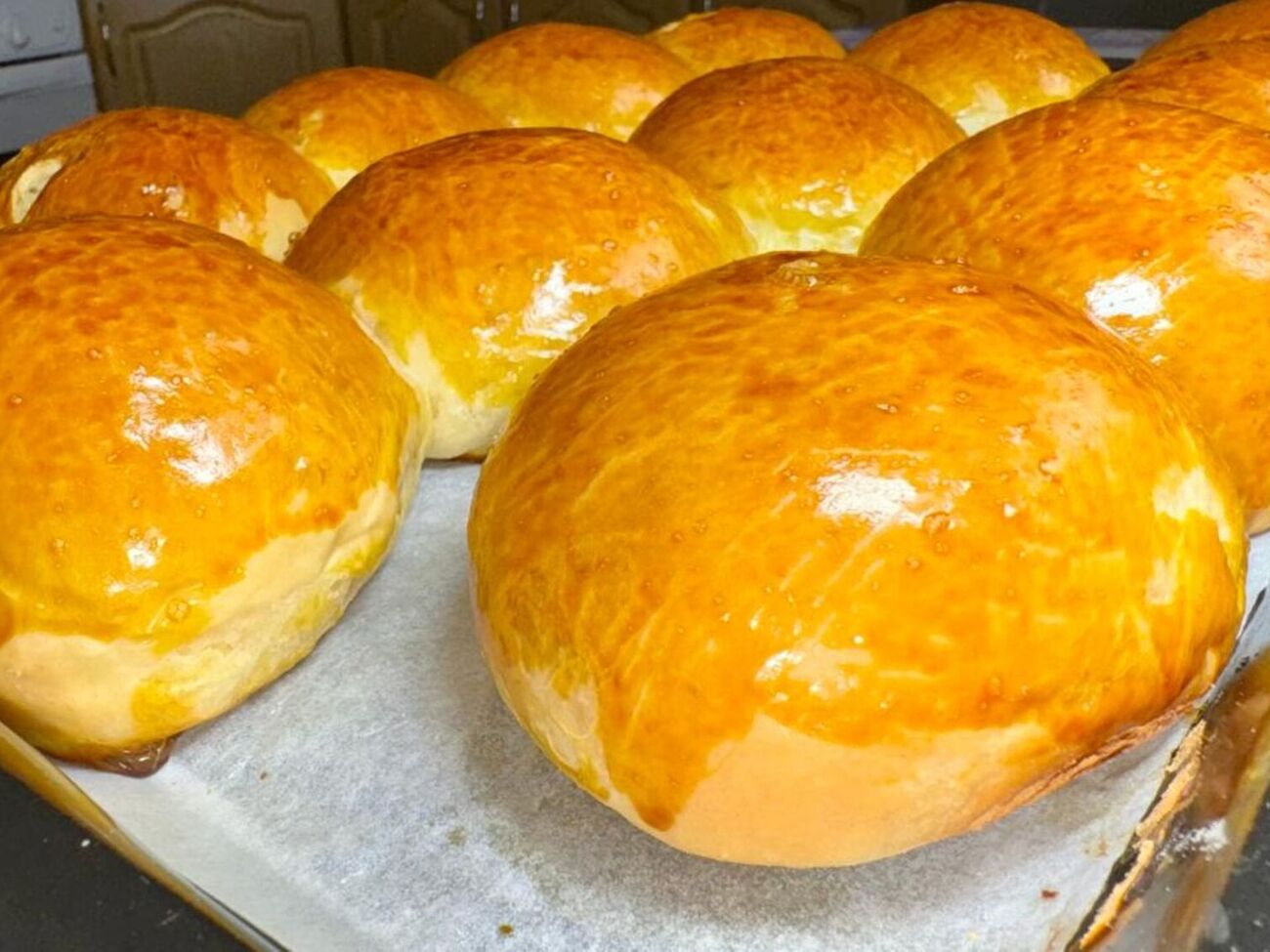 Випікайте булочки в духовці за температури 180 °C протягом 20 хвилин