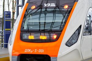 Поранено двох залізничників