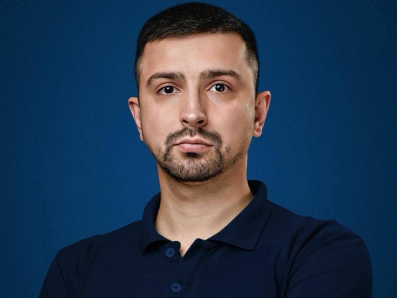 Для самого Сметанина ситуация с каждым днем усложняется, отметил политолог Миселюк