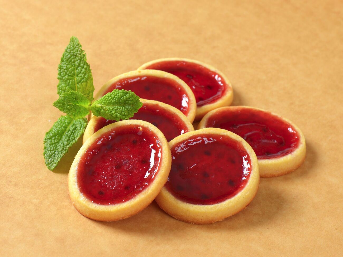 Малину можно использовать свежую или замороженную