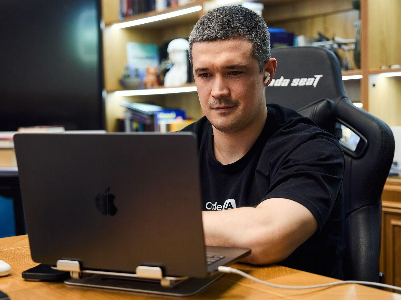 Федоров считает, что нужно срочно сократить расходы и оценить эффективность