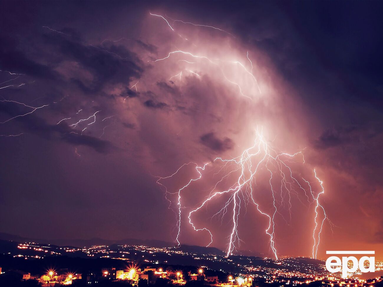 Синоптики рассказали, где в Украине прогнозируют грозы