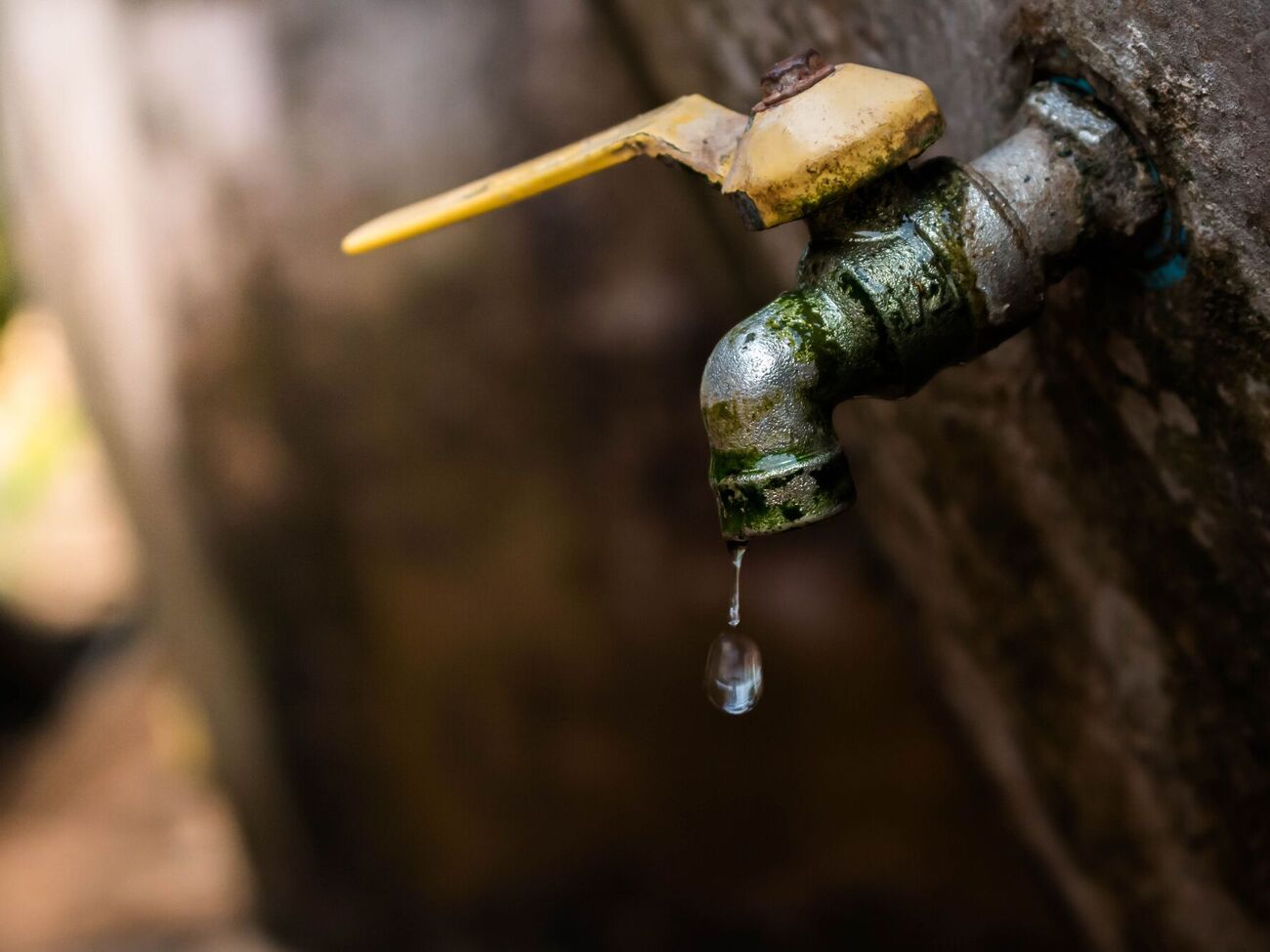 В Донецке катастрофическая ситуация с водой, заявил Царев