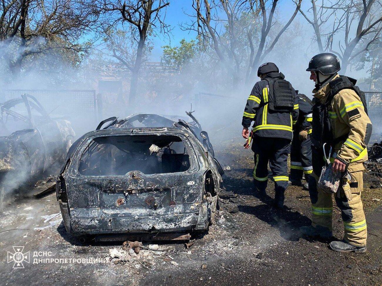 Под огонь попали частные дома и автомобили