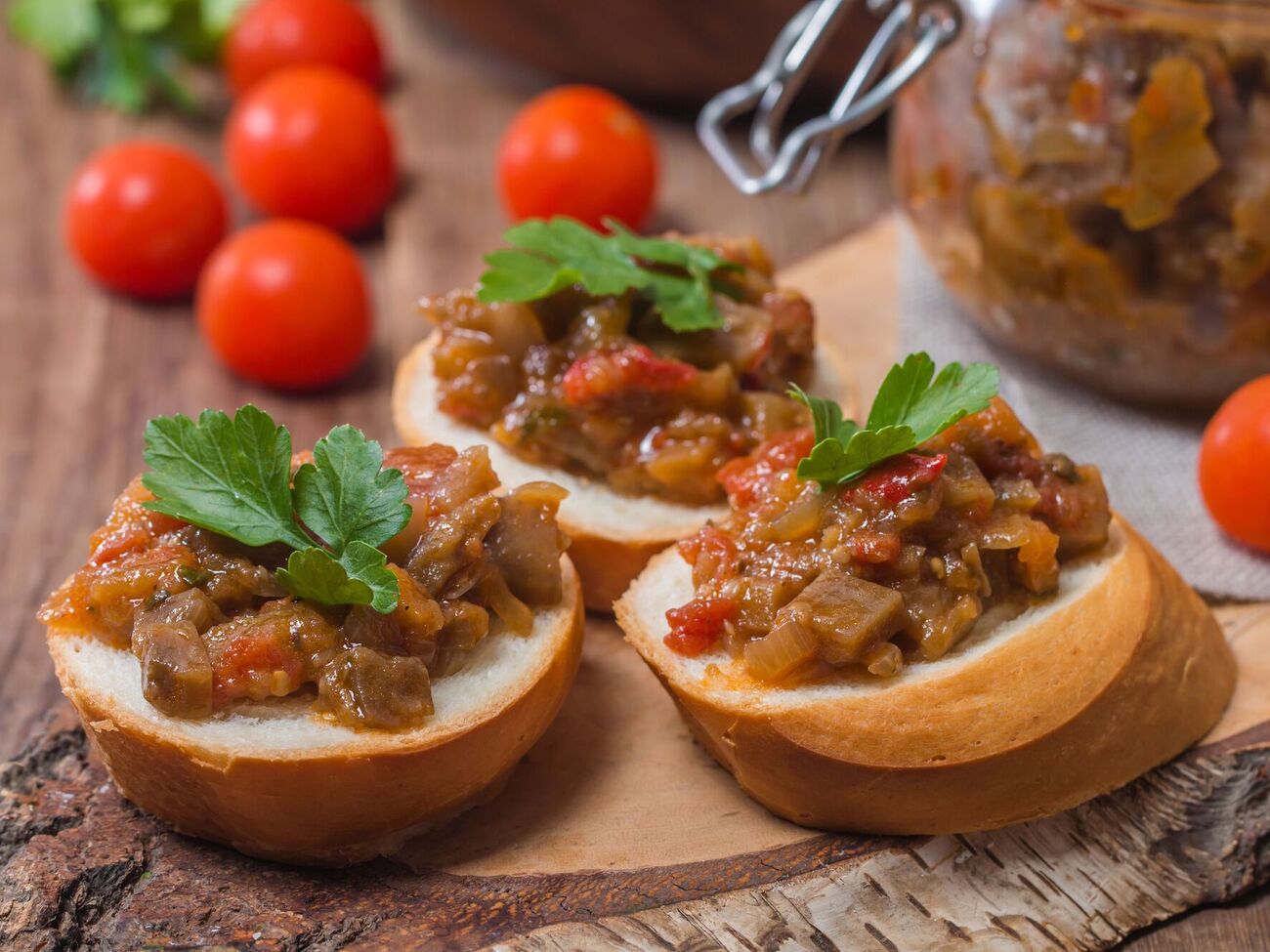 Баклажаны нужно запечь в духовке