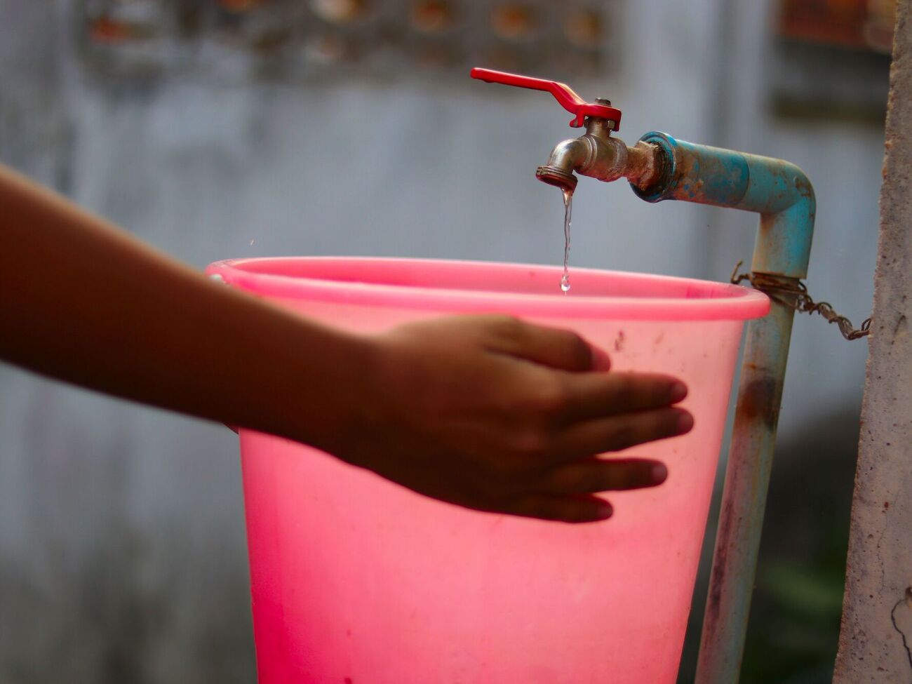 В Донецке воду будут включать на четыре часа раз в три дня