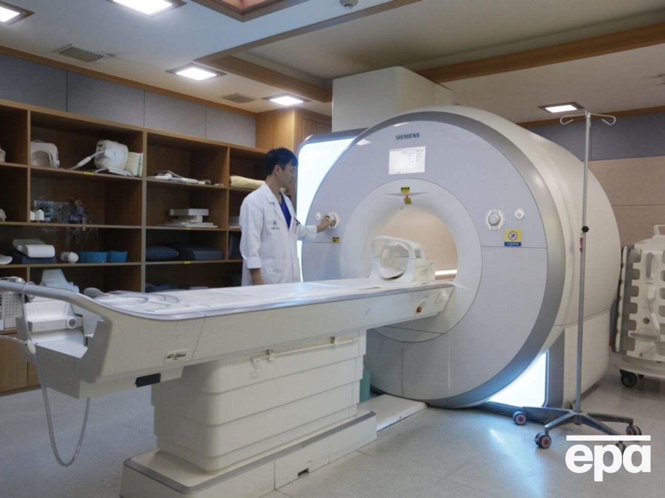 Мужчина получил тяжелые травмы из-за аппарата МРТ