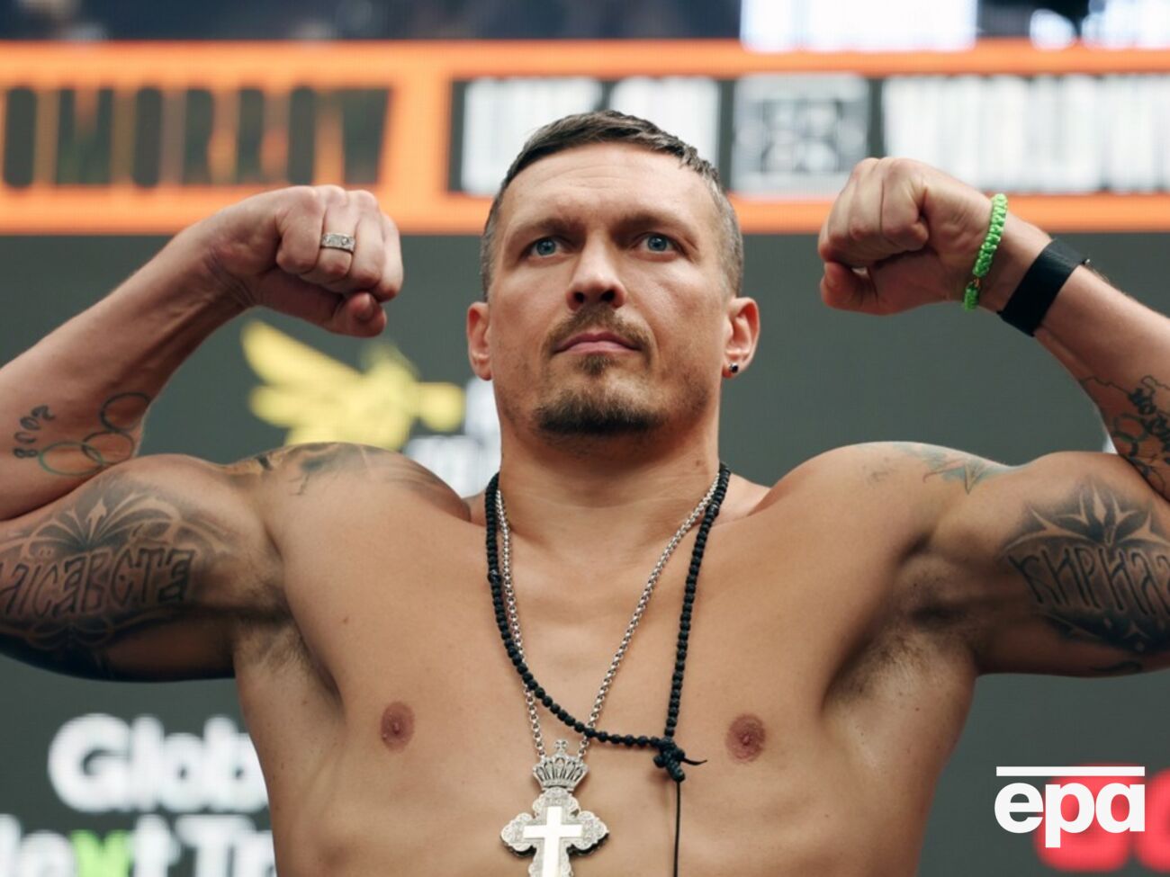 Первый бой между Усиком и Дюбуа состоялся 26 августа 2023 года