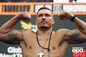 Первый бой между Усиком и Дюбуа состоялся 26 августа 2023 года