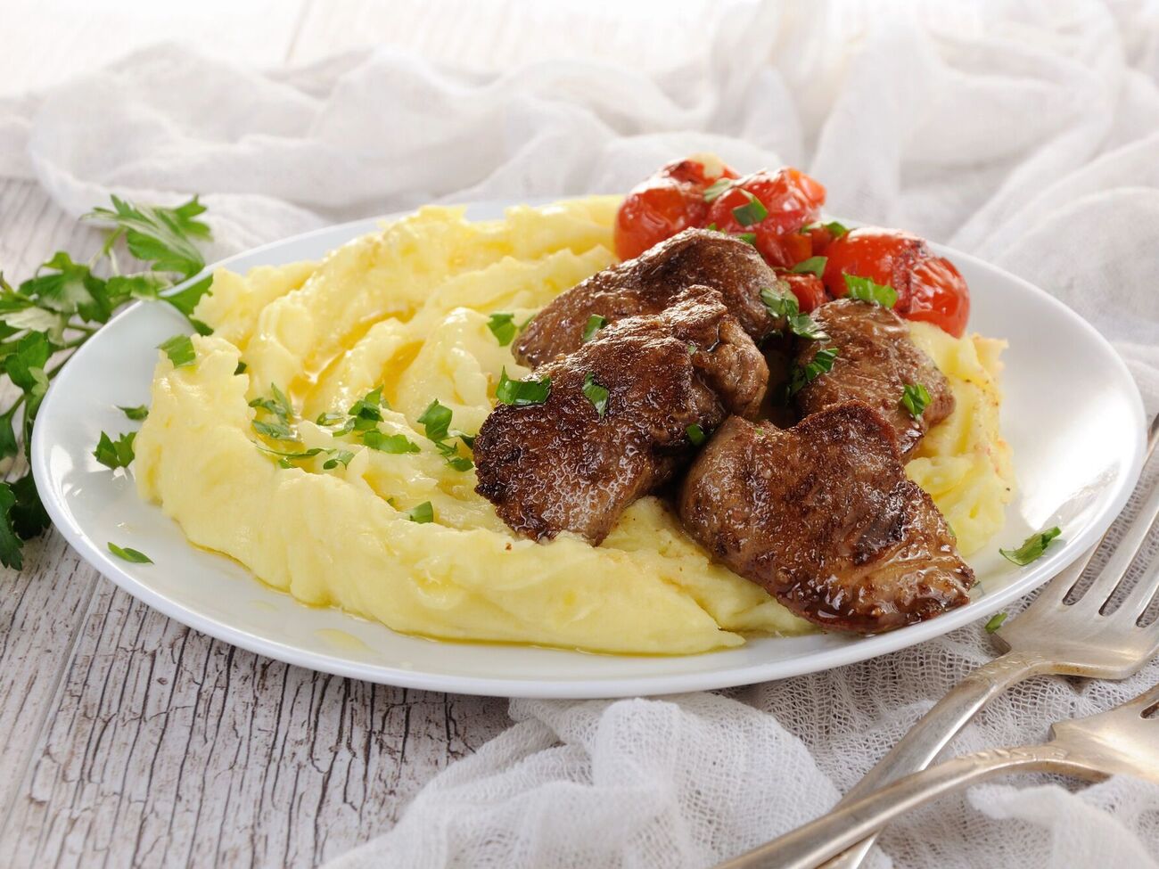 Печень будет вкусной с пюре